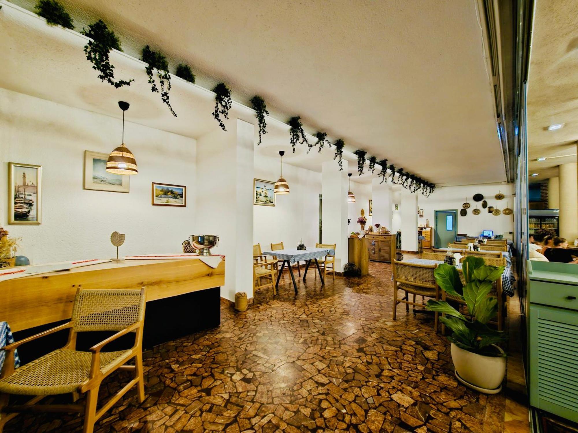 Hotel Carmen Ефоріє-Норд Екстер'єр фото